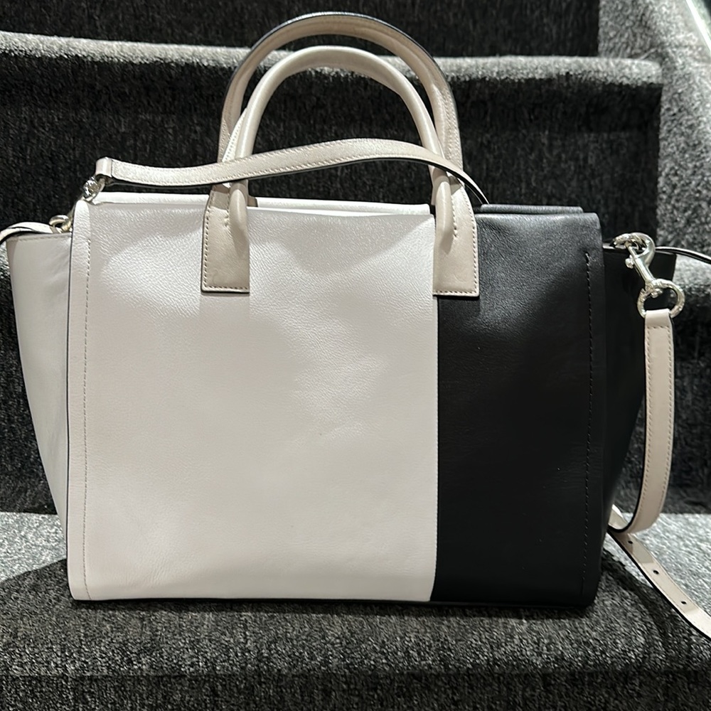 Leather Riley Coach tote bag. - Picture 6 of 17